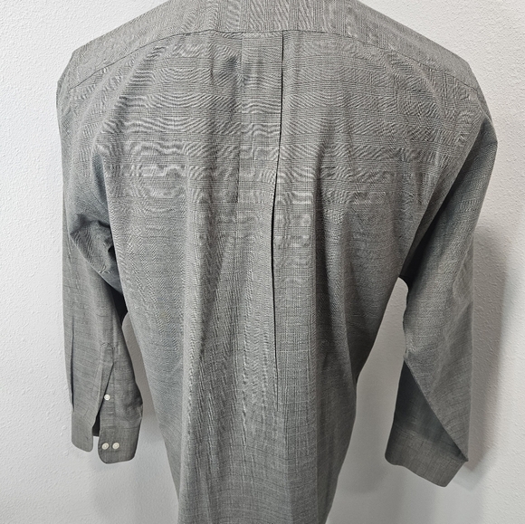 Van Heusen Broadcloth men's button-down longsleeve 16.5 - Picture 3 of 6